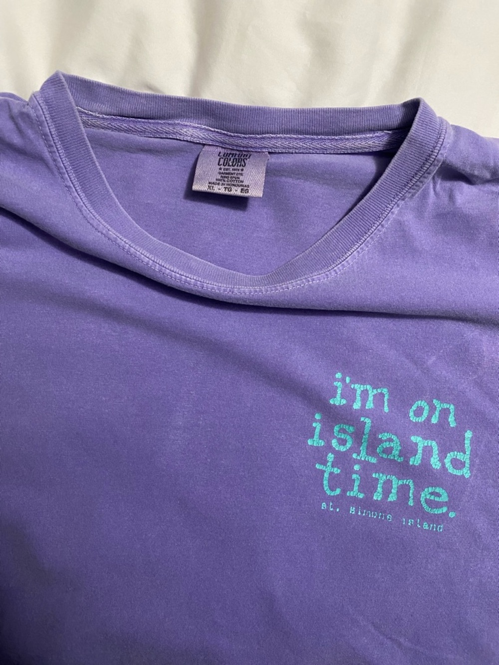 Comfort Colors Lavender "i'm on island time." Graphic Tee - Picture 4 of 4